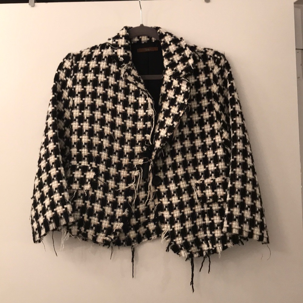 Chic Houndstooth Blazer
